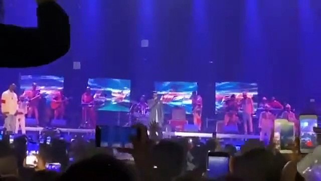 FALLY IPUPA feat DADJU jaloux - concert historique à AccorHotels Arena de Paris-Bercy