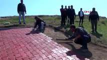 Hatay reyhanlı'da sınırdaki tepeye dev türk bayrağı yapıldı