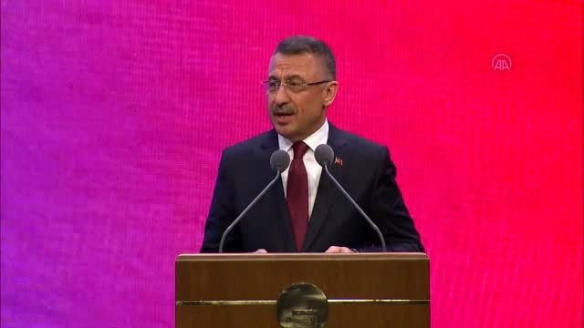 Cumhurbaşkanı Yardımcısı Oktay: Bir eserin edebi olması her şeyden önce edep sınırlarına riayet...