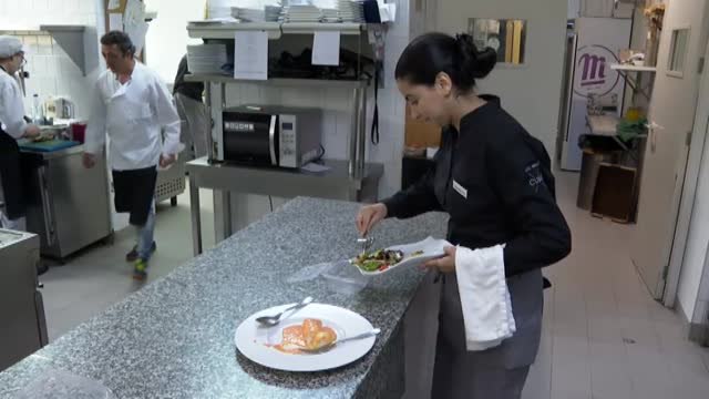 Los restaurantes obligados de un túper para las sobras en Cataluña