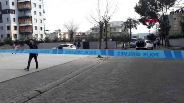 Polis memuru, meslektaşı sevgilisini öldürüp, annesini yaraladı