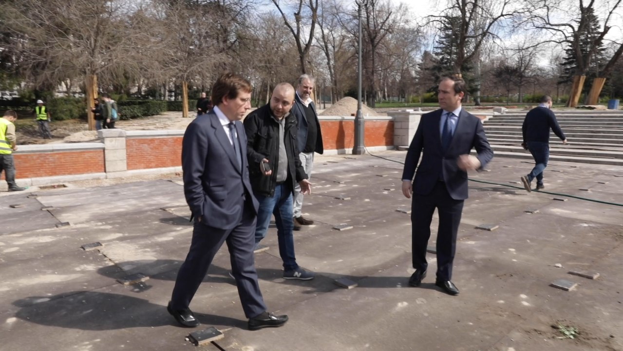 Almeida visita las obras del parque del Retiro
