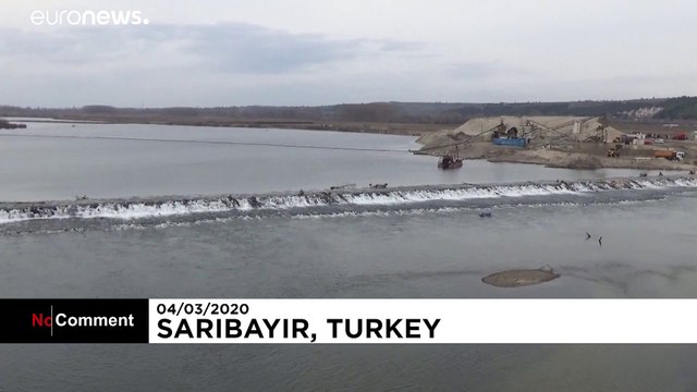 Des migrants traversent l'Evros pour tenter de rejoindre l'Europe