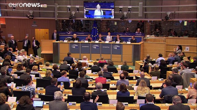 Грета Тунберг спорит о климате с политиками в Брюсселе