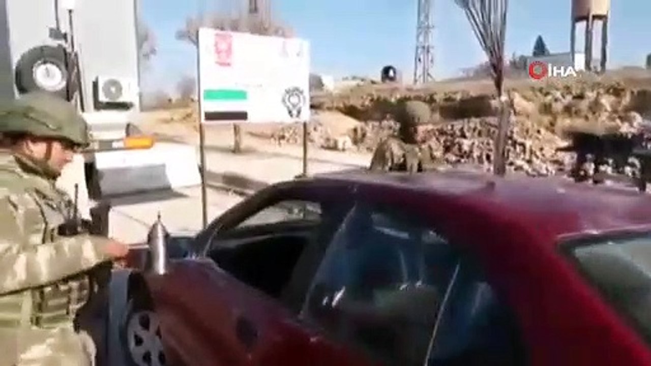 - Türk askerlerinden İdlib'de halka kahve ikramı