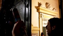 Decenas de activistas de la Ingobernable ocupan un edificio público junto al Museo del Prado