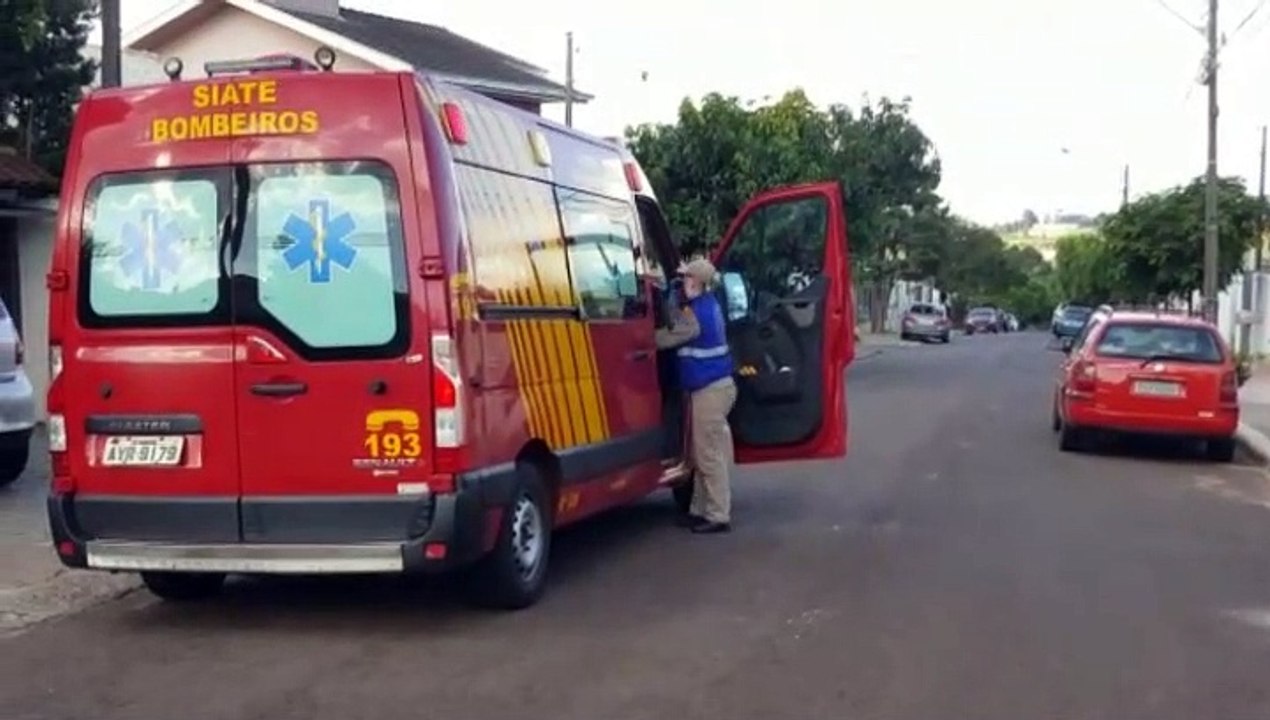 Arrumando antena em sobrado, homem sofre queda...