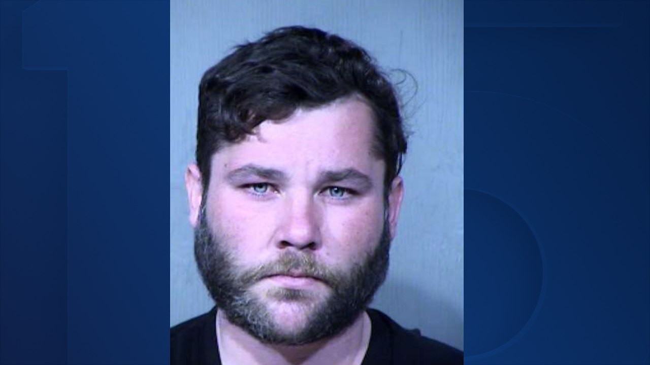 Phoenix police: DUI driver crushes legs of teen...