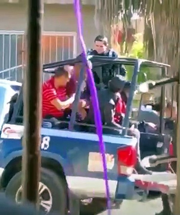 Abuso de poder de policías municipales a jóvenes