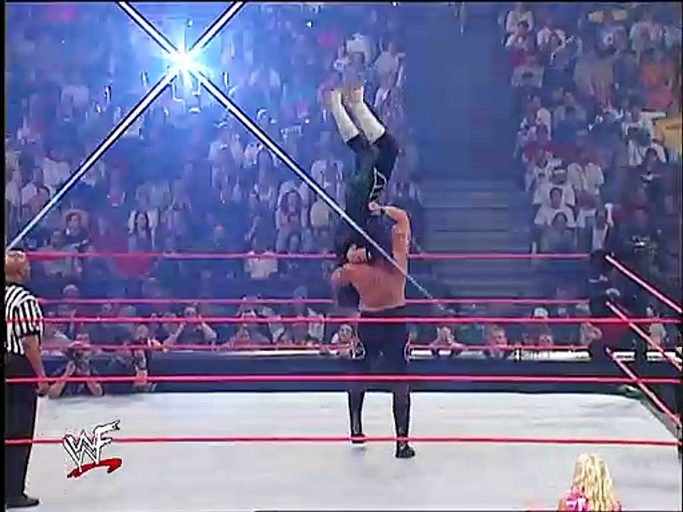 Bradshaw vs. The Hurricane – European Championship Match- Raw, Oct. 21, 2001