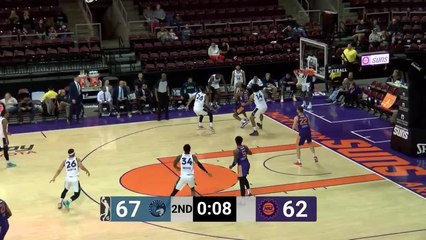Ike Nwamu rises up and throws it down