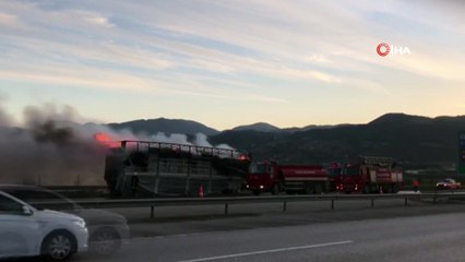 Halı yüklü tır alev alev yandı