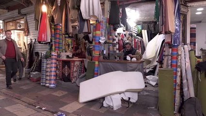 Iraklı esnaf, karaborsaya düşen tıbbi maskeleri kendi üretiyor - SÜLEYMANİYE