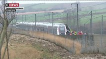 Un tgv strasbourg / paris déraille - plusieurs blessés selon un premier bilan dont le conducteur gravement touché - l accident serait dû à l affaissement d un talus