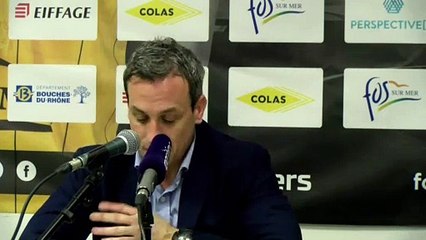 Le coach de Fos Provence Basket Rémi Giuitta