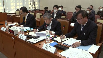 여야 "정부가 마스크 의존 초래"...정부 대응 비판 / YTN