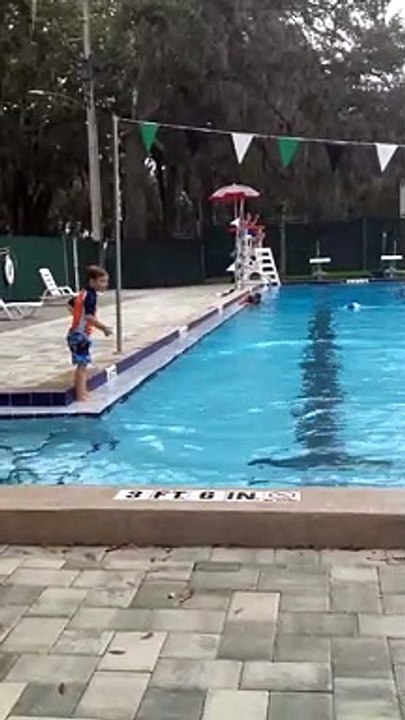Swimming Class 2017 08 02 Solo Pool Jump