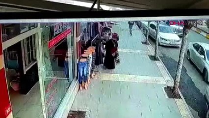 Adıyaman mağaza önünden etek hırsızlığı kamerada