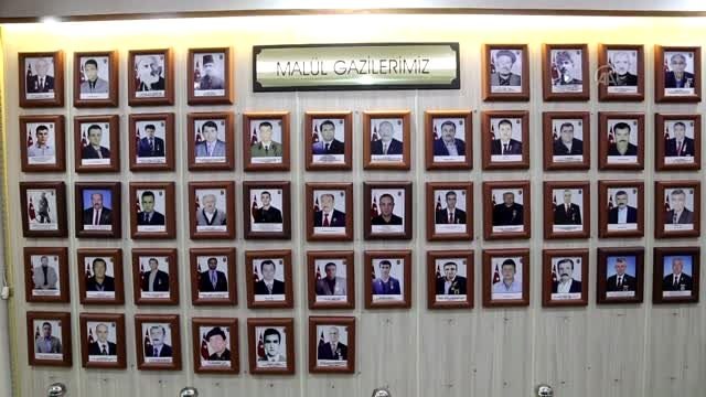 Kastamonu'da şehit aileleri ve gazilerden Mehmetçiğe destek
