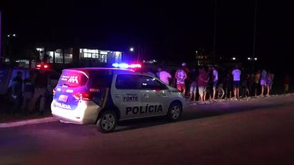 Jovem  morto com tiros na cabeça às margens da BR-101 ; polícia suspeita de execução