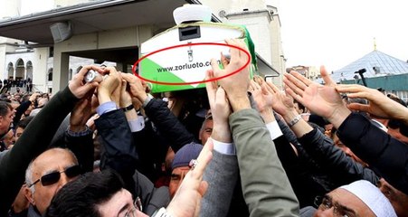 15 Temmuz'da ilk selayı okuyan İsmail Coşar'ın tabutundaki "Reklam" detayı tepki çekti