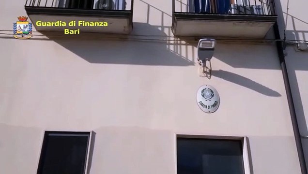 Altamura (BA) - In tasca dosi di cocaina e marijuana in casa, arrestato 23enne (05.03.20)