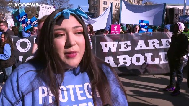 USA: donne in piazza per il diritto all'aborto