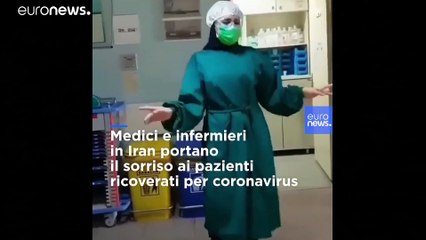 Iran, medici e infermiere ballano per tenere alto il morale contro il coronavirus