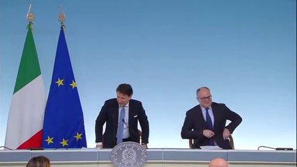Coronavirus, la conferenza di Conte e Gualtieri, aiuti per 7,5 mld