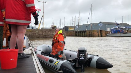À Paimpol, des lycéens participent à un entraînement à la survie en mer