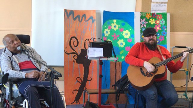 Luc Davis fait chanter les Saint-Lois