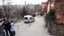 Ankara freni boşalan kamyonet okulun bahçesine düştü 3 yaralı