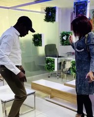 Viviane Chidid et Dj boubs refusent de se serrer la main.