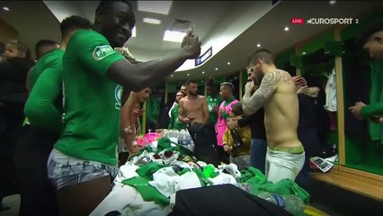 Des scènes de joie et de communion dans le vestiaire des Verts après la qualification
