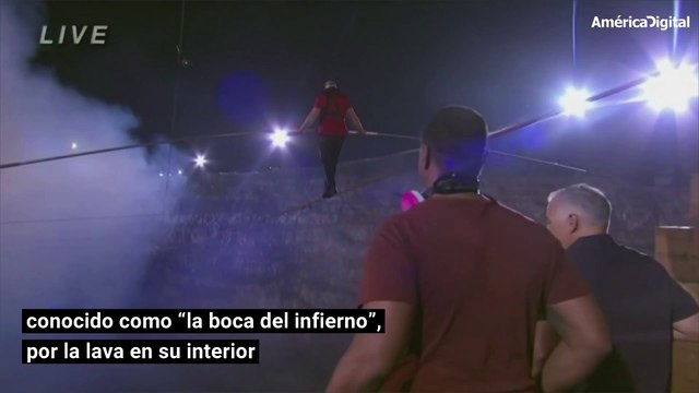 Acróbata Cruzó Por Una Cuerda Floja Un Volcán Activo En Nicaragua