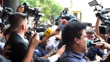 Ronaldinho quedará libre tras presentar documento falso en Paraguay