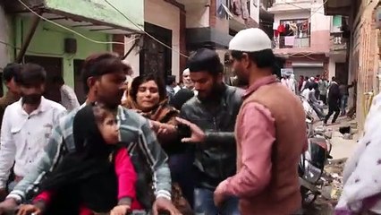 Delhi me hinsa me baad ki tasveeren aur logon se baat ki .