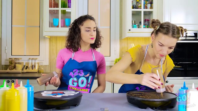 ¡DESAFÍO DE PANQUEQUES ARTÍSTICOS! ¡Cómo hacer panqueques de Bob Esponja y de emojis en 24 horas!