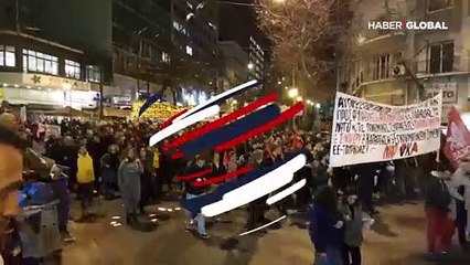 Yunan halkından göçmenlere destek yürüyüşü