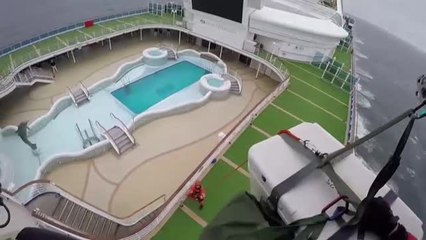 El coronavirus vuelve a dejar a un crucero en altamar