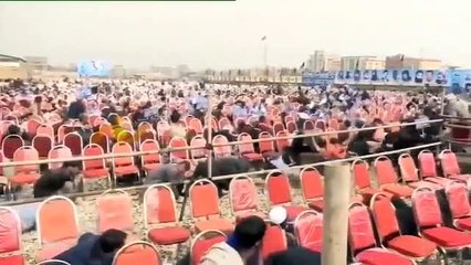 Afganistan'da siyasi liderlerin katıldığı törene saldırı anı kamerada