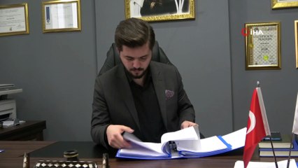 Uygunsuz görüntülerini çekip şantaj ve tehditle 100 bin lirasını aldılar