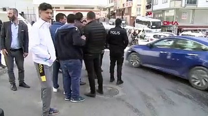 Aracına aldığı otostopçu aracını çaldı