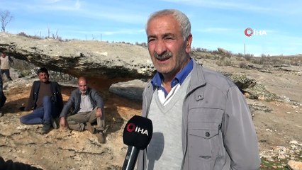 Asırlık mantar kaya görenleri hayrete düşürüyor