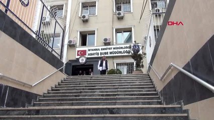 İstanbul esenyurt'ta kuyumcudan bilezik çalan şüpheli kamerada