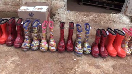 İdlib'e çizme ve gıda yardımı