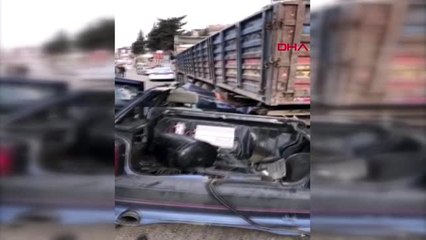 Hatay otomobil park halindeki kamyona çarptı; baba ve oğlu öldü