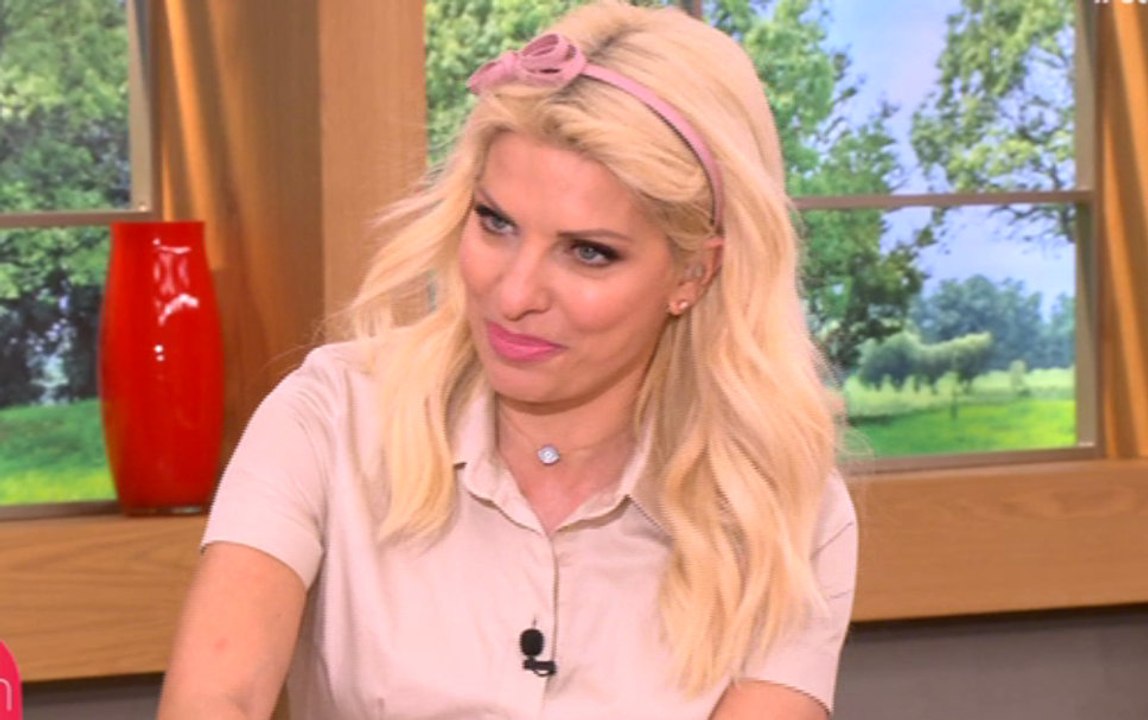 Γιορτή της γυναίκας: Το δώρο που έλαβε η Ελένη Μενεγάκη και η αποκάλυψή της (Pics-Vid)