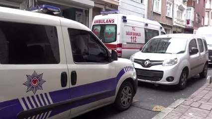 Bankacı kadın evinde bıçaklanarak öldürüldü