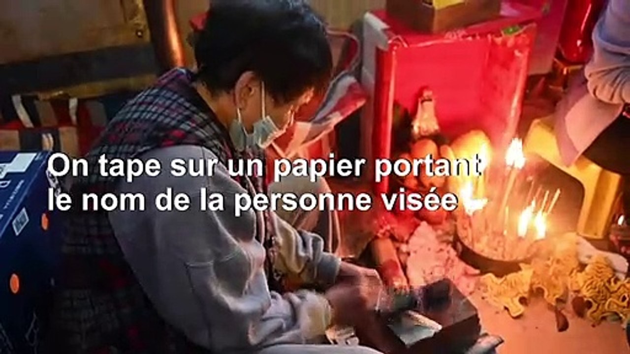 Maudit sois-tu: les Hongkongais évacuent leur colère avec des rituels